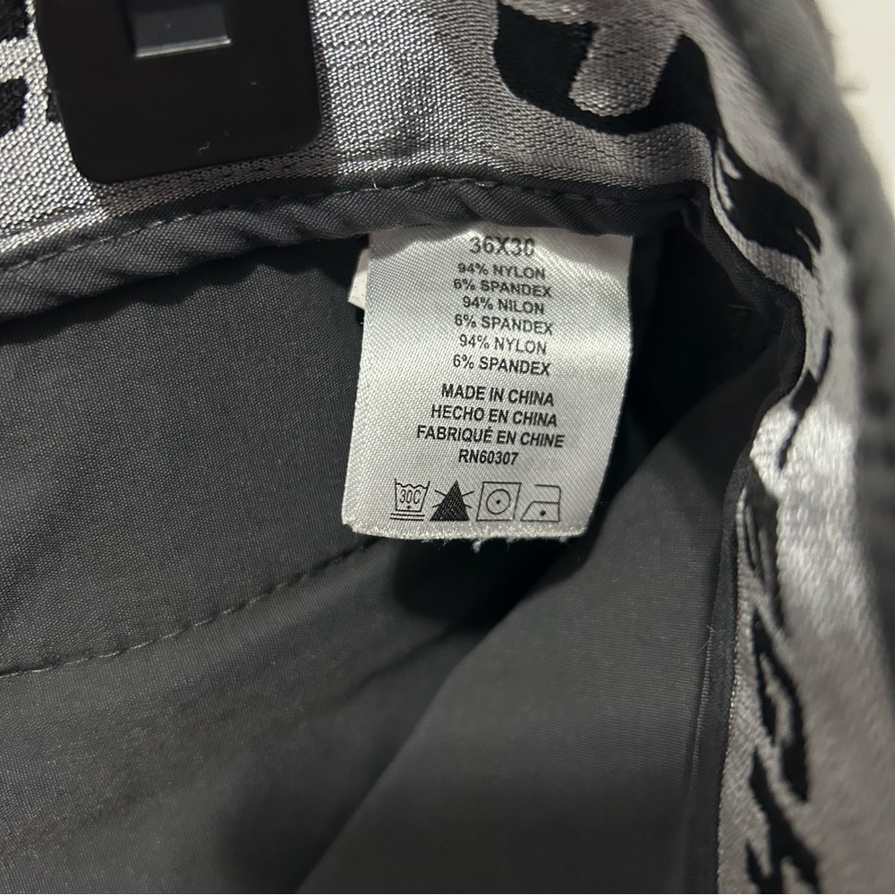 Ub Tech UNIONBAY Men's Dark Gray Cargo Pants Classic Fit Modern Stretch 36Wx30L - Picture 8 of 12